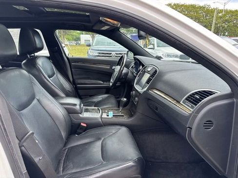 Used 2011 Chrysler 300 C RWD image 13