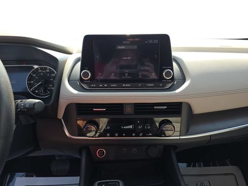 Used 2023 Nissan Rogue SV FWD image 20