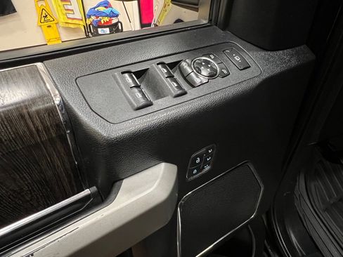 Used 2021 Ford F250 Lariat w/ Lariat Value Package image 31