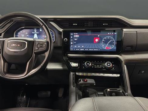 Used 2023 GMC Sierra 1500 AT4 w/ AT4 Premium Package AWD/4WD image 11