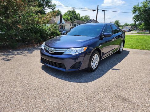 Used 2014 Toyota Camry LE FWD image 5
