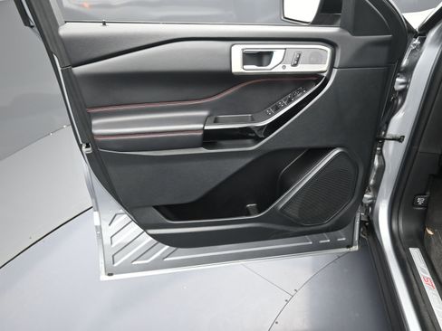 Used 2023 Ford Explorer ST-Line w/ Class IV Trailer Tow Package image 16