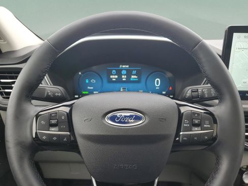 Certified 2025 Ford Escape Platinum w/ Premium Technology Package AWD/4WD image 21