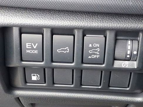 Used 2025 Subaru Forester Premium image 23