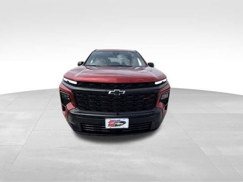 Used 2024 Chevrolet Traverse RS image 2