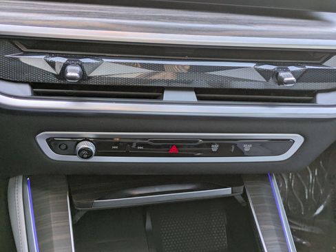 Used 2025 BMW X5 sDrive40i w/ Premium Package image 22