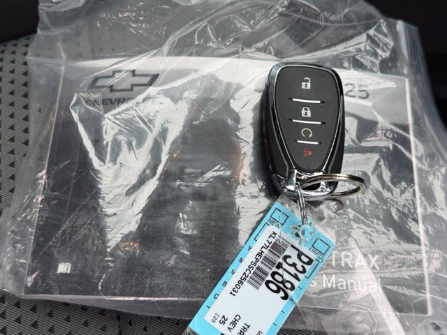 Certified 2025 Chevrolet Trax LT FWD image 38