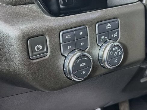 Used 2024 GMC Sierra 1500 Elevation w/ Preferred Package AWD/4WD image 10