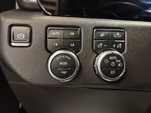 Used 2024 GMC Sierra 1500 SLT w/ SLT Premium Plus Package AWD/4WD image 23