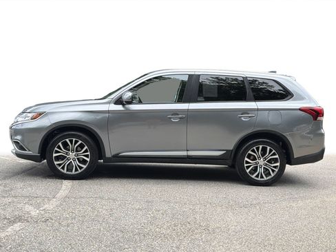 Used 2018 Mitsubishi Outlander SE AWD/4WD image 21