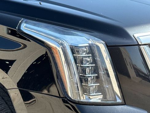 Used 2020 Cadillac Escalade Platinum AWD/4WD image 4