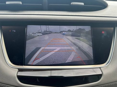 Used 2017 Cadillac XT5 Luxury w/ Driver Awareness Package FWD image 29