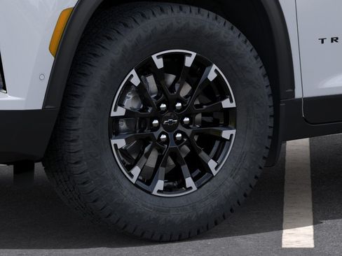 New 2026 Chevrolet Traverse Z71 w/ Enhanced Driving Package AWD/4WD image 9