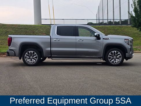 Used 2023 GMC Sierra 1500 Denali AWD/4WD image 2