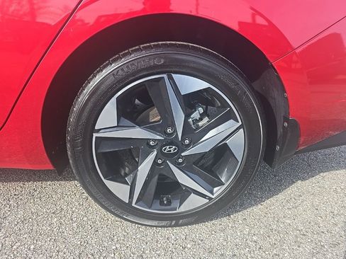 Used 2023 Hyundai Elantra SEL w/ Convenience Package image 9