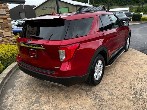 Used 2020 Ford Explorer XLT w/ Equipment Group 202A AWD/4WD image 5