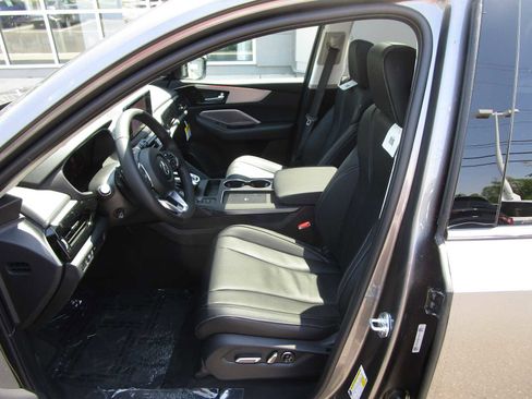 Certified 2025 Acura MDX SH-AWD w/ Technology Package image 12