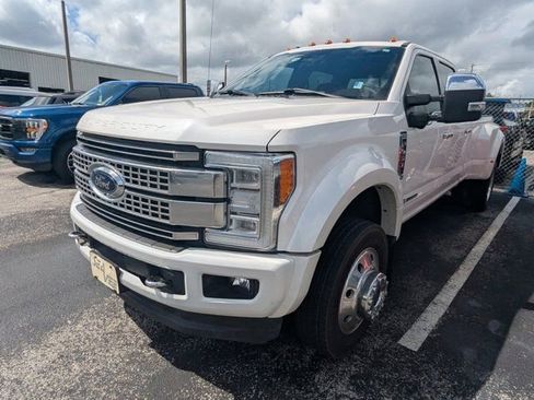 Used 2017 Ford F450 Platinum w/ Platinum Ultimate Package AWD/4WD image 4
