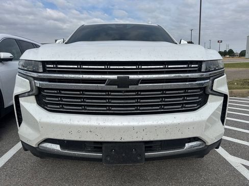 Used 2023 Chevrolet Suburban Premier w/ Premium Package 2 AWD/4WD image 2