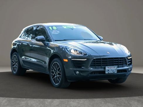 Used 2018 Porsche Macan Sport Edition image 3