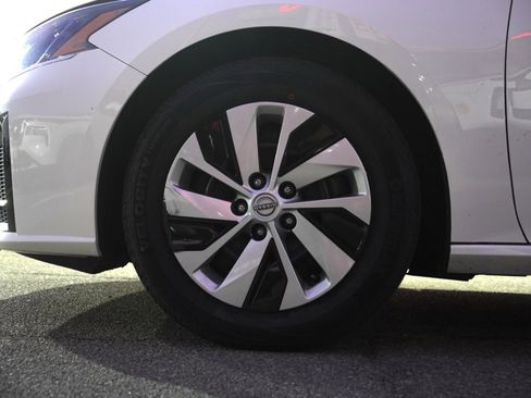 Certified 2024 Nissan Altima 2.5 S image 6