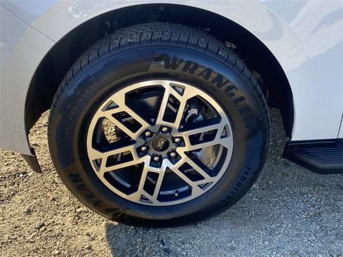 New 2026 Ford Expedition Active image 8