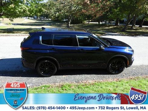 Used 2022 Mitsubishi Outlander SEL Black Edition image 6