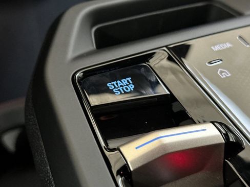 New 2026 BMW iX xDrive60 image 29