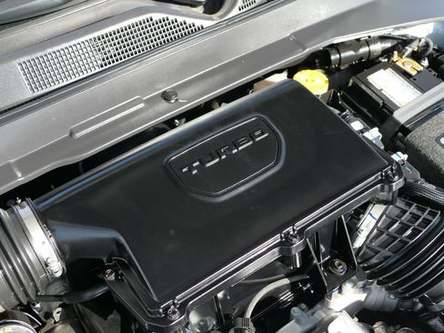 Used 2025 Jeep Compass Latitude w/ Convenience Group image 27