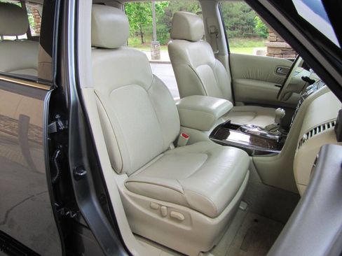 Used 2016 INFINITI QX80 2WD w/ Driver's Assistance Package image 28