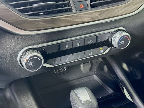 Used 2024 Nissan Altima 2.5 SV image 22