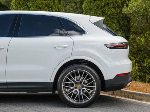 Used 2021 Porsche Cayenne AWD/4WD image 11