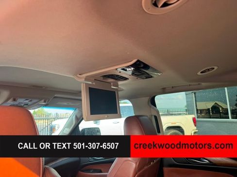 Used 2015 Cadillac Escalade Premium AWD/4WD image 16