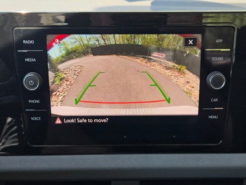 New 2026 Volkswagen Jetta SE FWD image 17