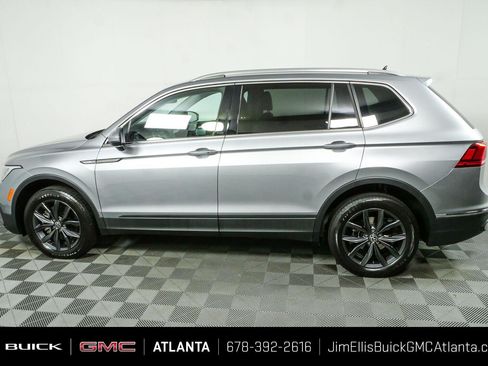 Used 2024 Volkswagen Tiguan SE AWD/4WD image 28