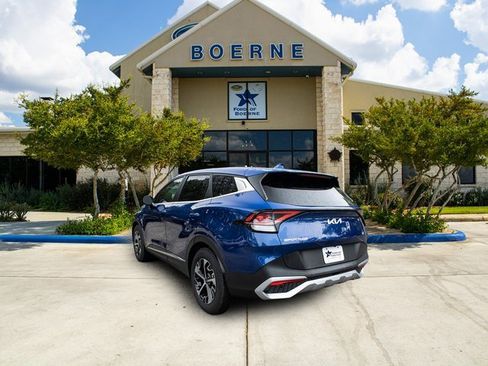 Used 2024 Kia Sportage EX image 3