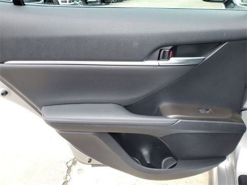 Used 2021 Toyota Camry XSE image 10
