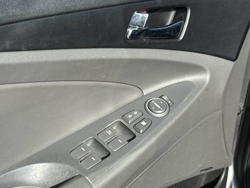Used 2011 Hyundai Sonata SE w/ Navigation & Sunroof Pkg 4 FWD image 18