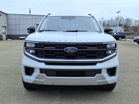 Used 2025 Ford Expedition Max Platinum image 2