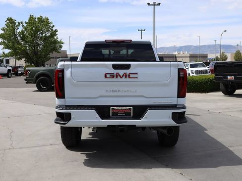 New 2026 GMC Sierra 3500 Denali w/ Denali Reserve Package AWD/4WD image 5