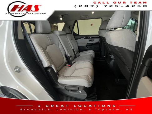 Used 2023 Honda Pilot LX image 12
