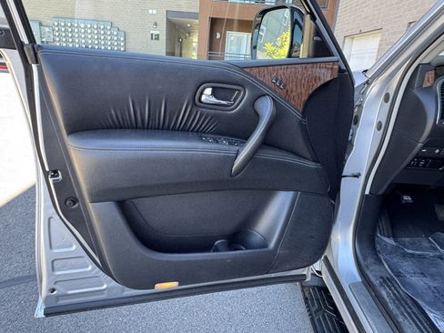Used 2018 Nissan Armada Platinum w/ Interior Lighting Package AWD/4WD image 19
