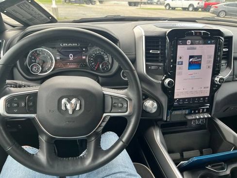 Used 2023 RAM 1500 Laramie AWD/4WD image 12