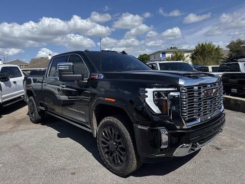 Used 2024 GMC Sierra 2500 Denali w/ Denali Reserve Package image 4