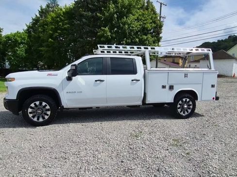 Used 2024 Chevrolet Silverado 2500 Custom w/ Custom Convenience Package AWD/4WD image 6