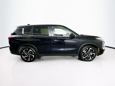 Used 2024 Mitsubishi Outlander SE image 10