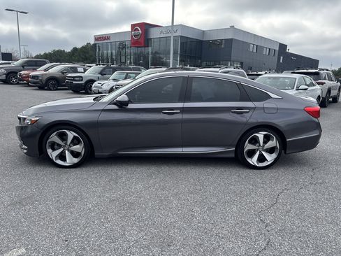 Used 2019 Honda Accord Touring image 4