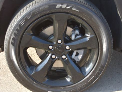 Used 2023 Jeep Grand Cherokee Altitude AWD/4WD image 10