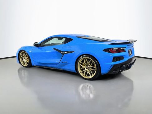 Used 2025 Chevrolet Corvette Z06 RWD image 7