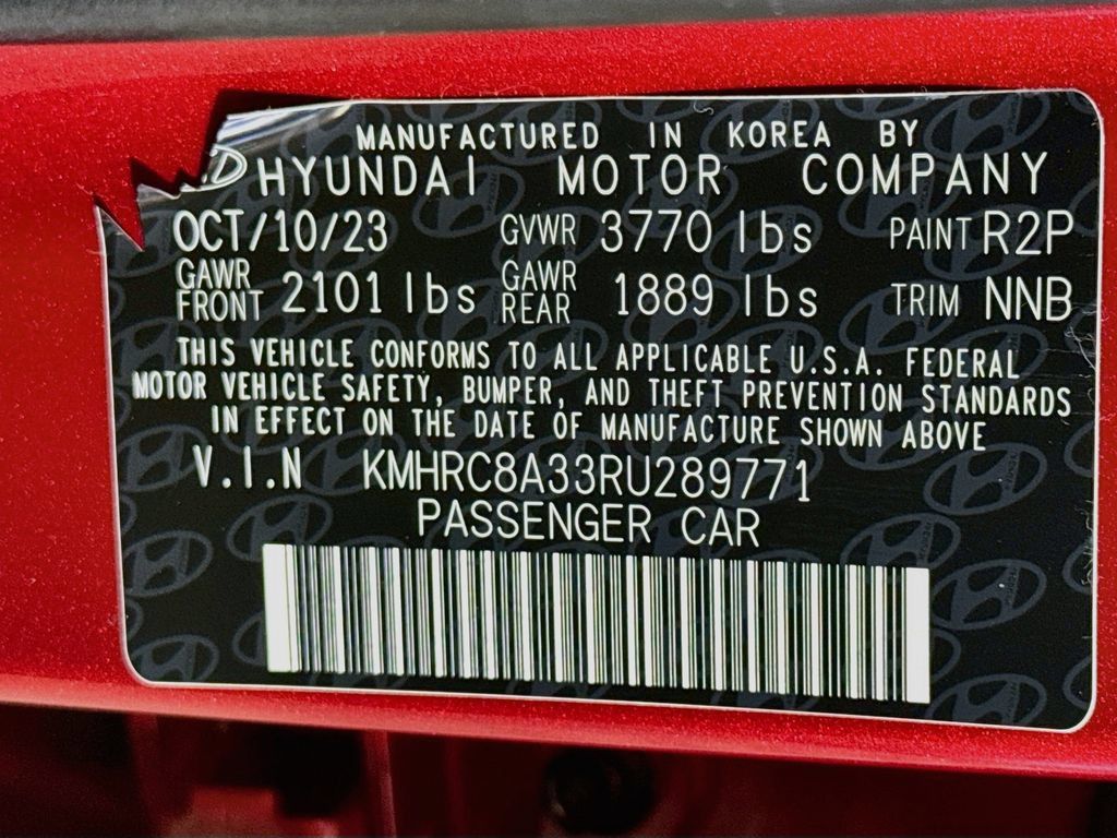 Used 2024 Hyundai Venue Limited FWD image 16